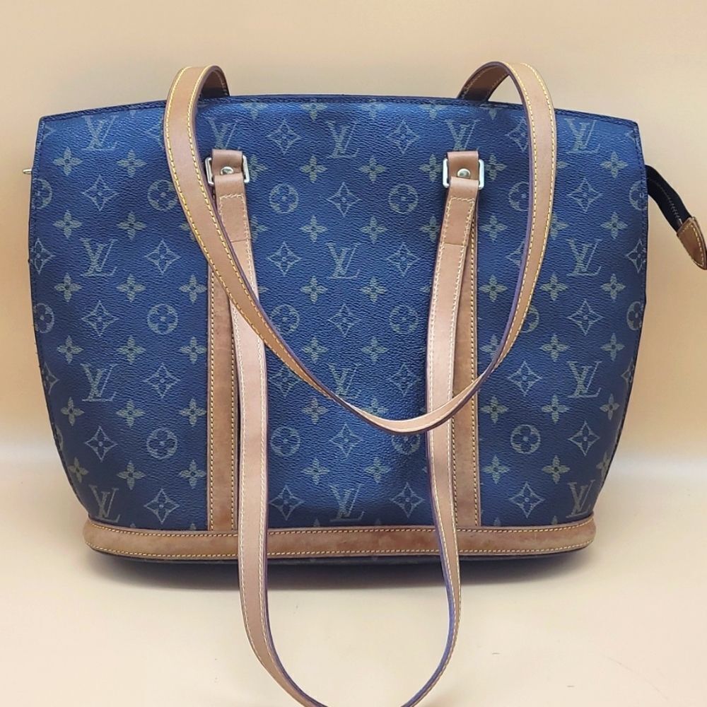 Authentic Louis Vuitton Monogram Shoulder Bag
